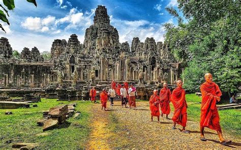 Bayon Temple - Angkor Archaeological Park, SIem Reap, Cambodia