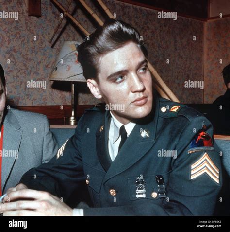 Elvis presley 1950s hi-res stock photography and images - Alamy