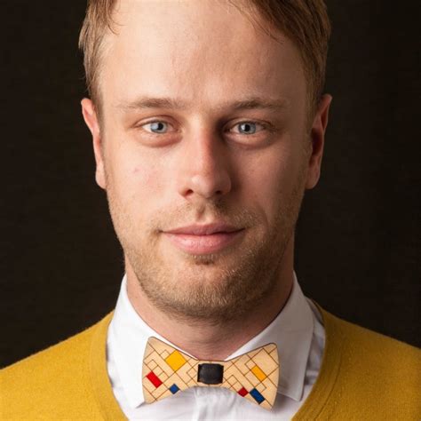 Mondrian Bow Tie | Qrator