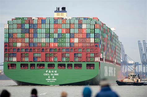 Bigger than the Shard: The world's largest container ship docks in the UK - UK news - NewsLocker