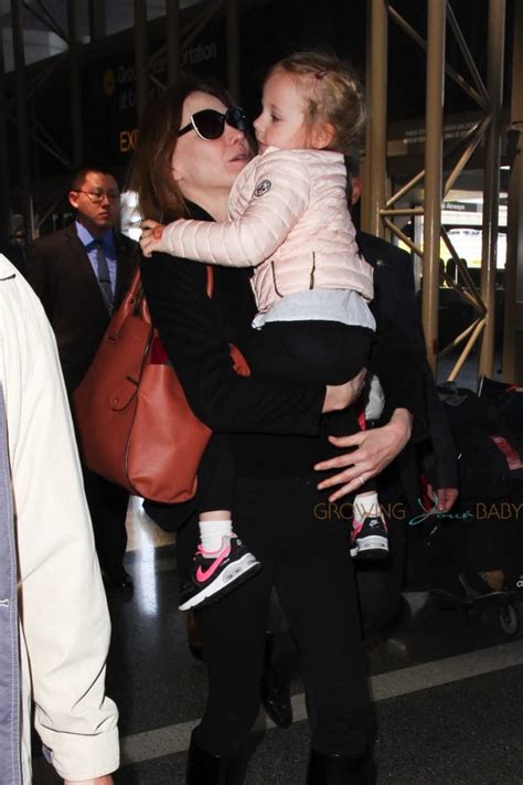 Carla Bruni Departs LAX With Her Daughter | Growing Your Baby