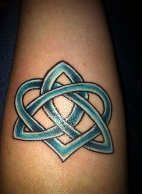 Celtic love knot | Celtic knot tattoo, Celtic tattoos, Sister tattoos