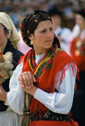 Portuguese Culture...folklore | Trajes femininos, Roupas tradicionais ...