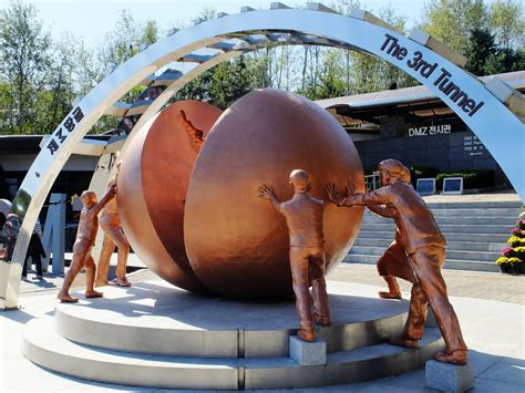 Korea Demilitarized Zone (DMZ) and the War Memorial Museum, Seoul, South Korea | life to reset