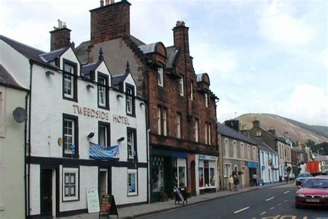 Innerleithen High Street @ High.St - High Street shops and High St businesses.