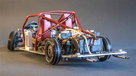 3D-printed RC car has unbelievably realistic suspension movement