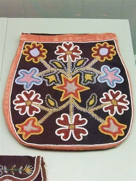 Native American Beadwork (4) | Bead work, Indian beadwork, Native american beading