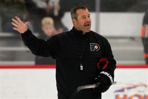 Under Alain Vigneault, rest and recovery are keys to keeping Flyers ...