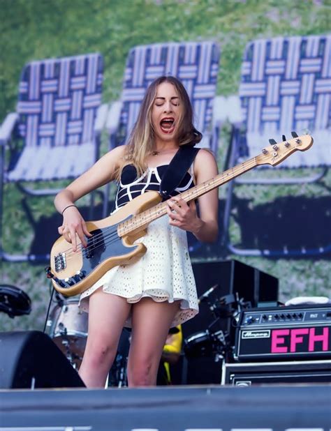 Alana Mychal Haim | Guitar, Bass guitar lessons, Guitar girl