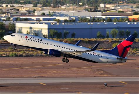 Delta Airlines Boeing 737-800 Sunset Takeoff Aircraft Wallpaper 3868