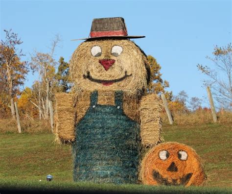 Image result for outdoor fall decorations with hay bales | Hay bale decorations, Fall halloween ...