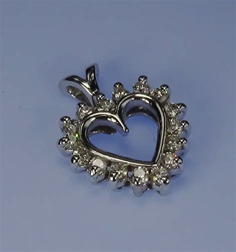 Diamond Heart Pendant - rocasjewelry