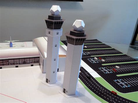 1:200 Scale Model Airport Control Towers