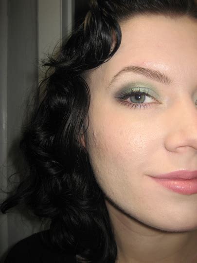 The Land of Lady Things: Look of the week: Sea green eyes