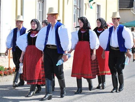 Hungarian traditional costume: from the area of Szek in Transylvania | Folk clothing, Folk ...