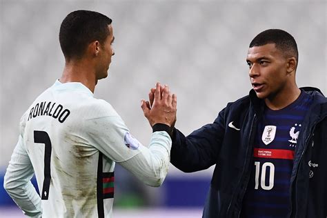 Mbappe And Cristiano Ronaldo / Here S What Mbappe Said About Cristiano ...