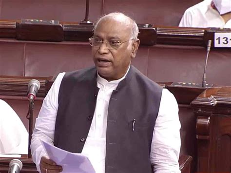 congress leader mallikarjun kharge lashes out at modi government - MCE Zone