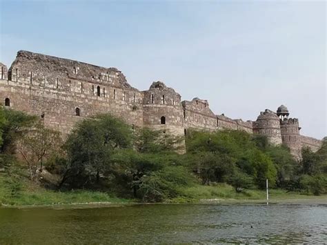 The top 7 famous landmarks in New Delhi - urtrips