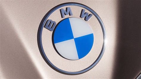 BMW-Logo (2020): neu - BMW i4 - Info - AUTO BILD