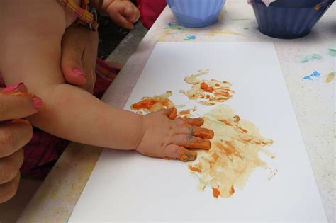 Toddler Art Class: Foam Paint : library makers