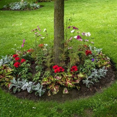 30 Popular Tree Ring Landscape Design Ideas For Your Garden - HOMEPIEZ in 2020 | Shady tree ...