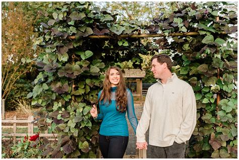 Deep Cut Gardens Engagement Session | Jen & Rob - jenniferlarsenphoto.com