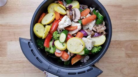 Super easy and delicious air fryer roasted vegetables that can be made super fast for din… | Air ...