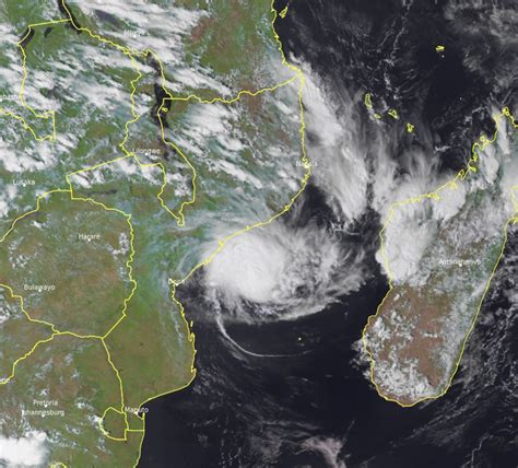 Tropical Cyclone “Chalane” to make landfall over Beira, Mozambique ...