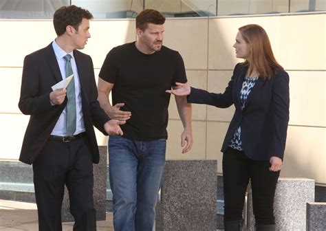 'Bones' Season 10 Spoilers: Who Died In The Premiere? The Conspiracy ...