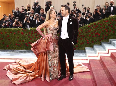 Blake Lively & Ryan Reynolds at the 2022 Met Gala: Photos