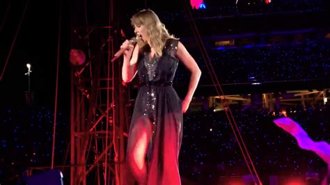 Taylor Swift - Dress LIVE - Reputation Live Stadium Tour - YouTube