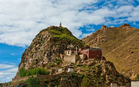 File:A monastery in tibet.jpg - Wikimedia Commons