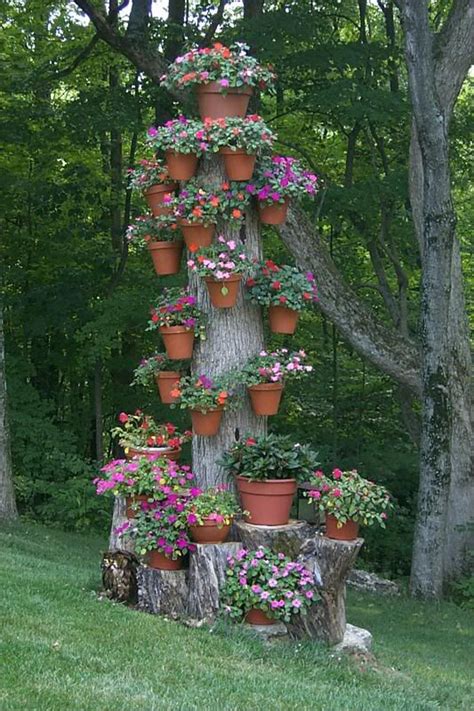 How To Decorate The Garden With Tree Stumps In An Amazing Way - Top Dreamer