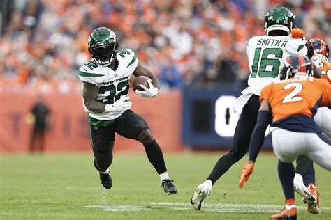 Michael Carter fantasy advice: Start or sit the Jets RB in Week 8 fantasy football leagues ...