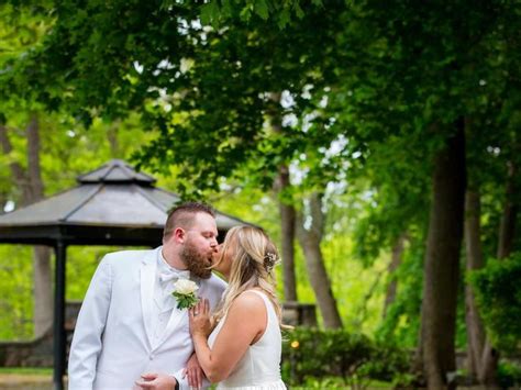 Sarah & Spenser Romantic Spring Wedding in Detroit, MI