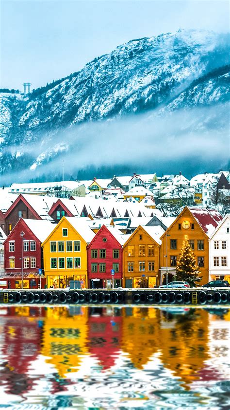 Winter view on Bryggen in Vågen harbour, Bergen, Norway | Windows ...