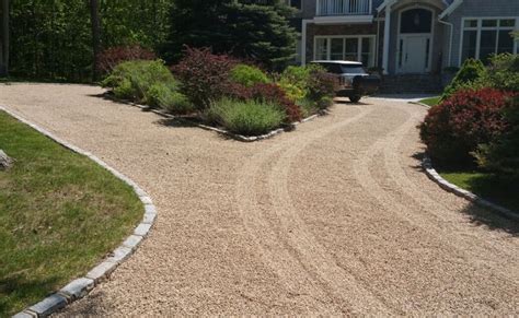 29 Modern Driveway Ideas to Improve The Appeal of Your House | Circle driveway landscaping ...