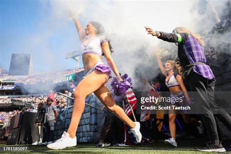 Baltimore Ravens Cheerleaders Photos and Premium High Res Pictures ...