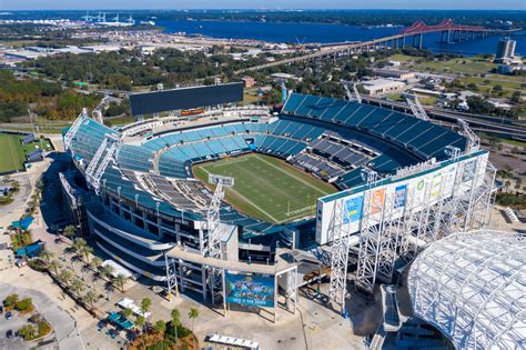 Boating to EverBank Stadium for Gameday - YMCJ Blog