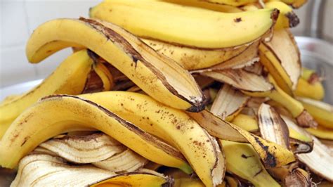 Eating banana skin can help with 'better sleep and weight loss' | UK ...