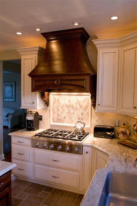 Kashmir Gold Granite Kitchen - Traditional - Kitchen - other metro - by Stoneshop