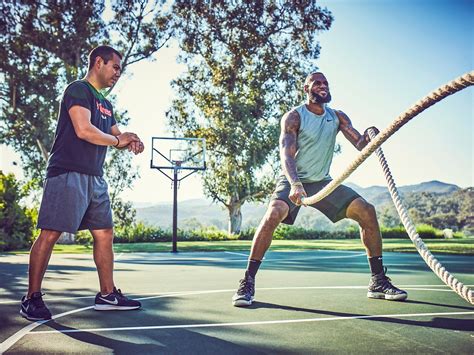 LeBron James’ Daily Life Waking Up, Training, and More – Celebrity