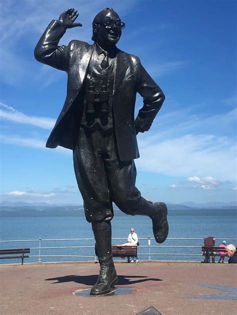 Eric Morecambe Statue In Morecambe | Morecambe, Statue, Photography inspiration