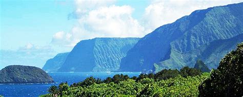 Hiking in Hawaii: St. Damien's Kalaupapa Peninsula on Molokai