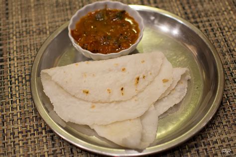 Rice Roti / Ukkarisida Rotti Recipe - Food and Remedy