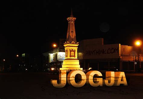 Let's visit to jogja: Tugu Yogyakarta