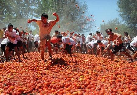 Festival of La Tomatina Festival of La Tomatina - Travel to Spain ...