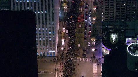 PHOTOS: Thousands of Trump protesters march in Chicago's Loop - ABC7 ...