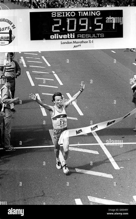 Athletics - Mars London Marathon 1984 Stock Photo - Alamy