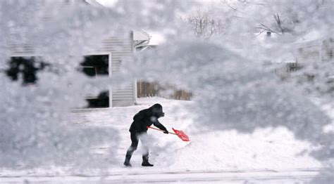 Bomb cyclone: Winter storm's icy blast hits 200 million in US | ABC Mundial